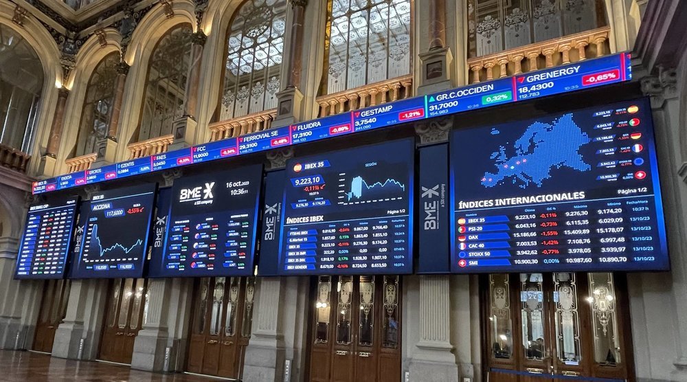 التوترات الجيوسياسية والتحديات الاقتصادية تلقي بظلالها على الأسواق الخليجية التوترات الجيوسياسية والتحديات الاقتصادية تلقي بظلالها على الأسواق الخليجية
