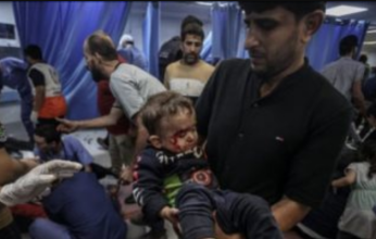 استشهاد 12 فلسطينيًا وإصابة طواقم طبية في هجوم إسرائيلي على مستشفى الإندونيسي