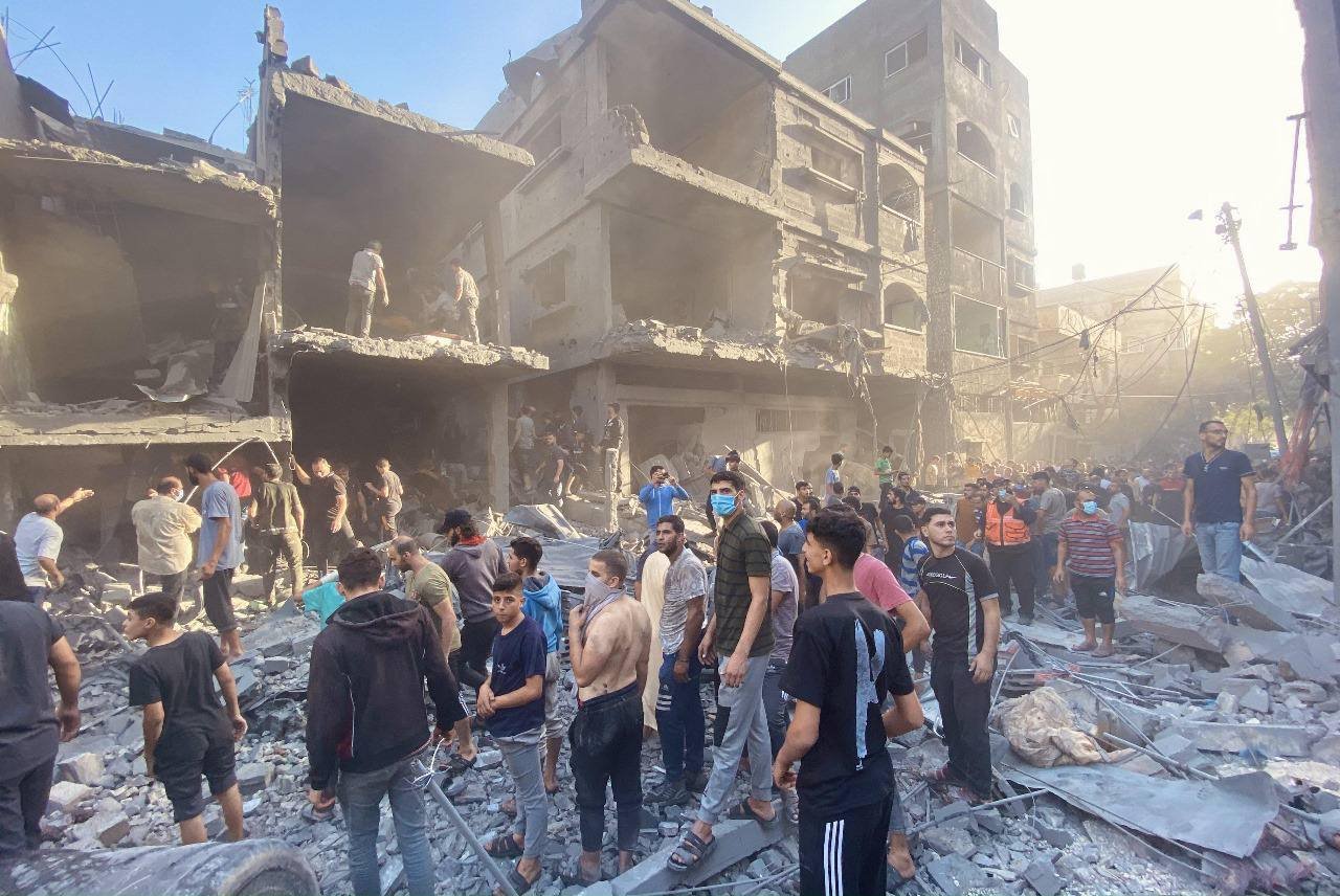 كارثة إنسانية في بيت لاهيا: قصف يودي بحياة المدنيين ويدمر منازلهم كارثة إنسانية في بيت لاهيا: قصف يودي بحياة المدنيين ويدمر منازلهم