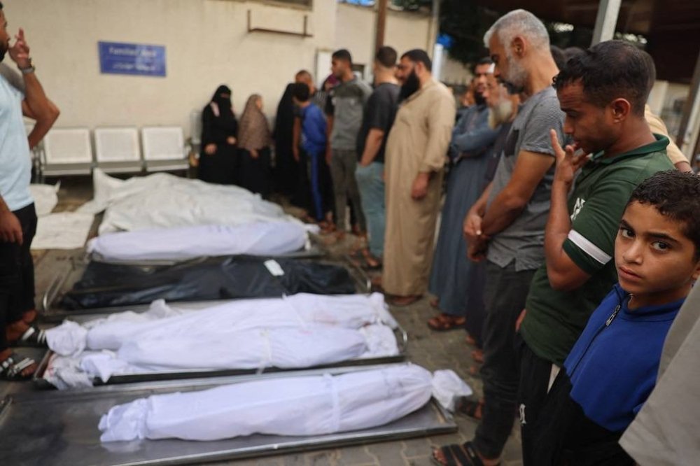 كيف يمكن أن يتجاهل العالم مأساة 4600 طفل فقدوا حياتهم في غزة حتي الان؟ كيف يمكن أن يتجاهل العالم مأساة 4600 طفل فقدوا حياتهم في غزة حتي الان؟