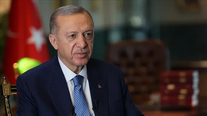 الرئيس التركي يندد بالهجمات الإسرائيلية في غزة ويطالب بمؤتمر دولي لتحقيق السلام في الشرق الأوسط الرئيس التركي يندد بالهجمات الإسرائيلية في غزة ويطالب بمؤتمر دولي لتحقيق السلام في الشرق الأوسط