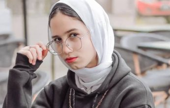 نيرة عمرو تشارك في مسرحية "فلسطين حرة" لدعم غزة