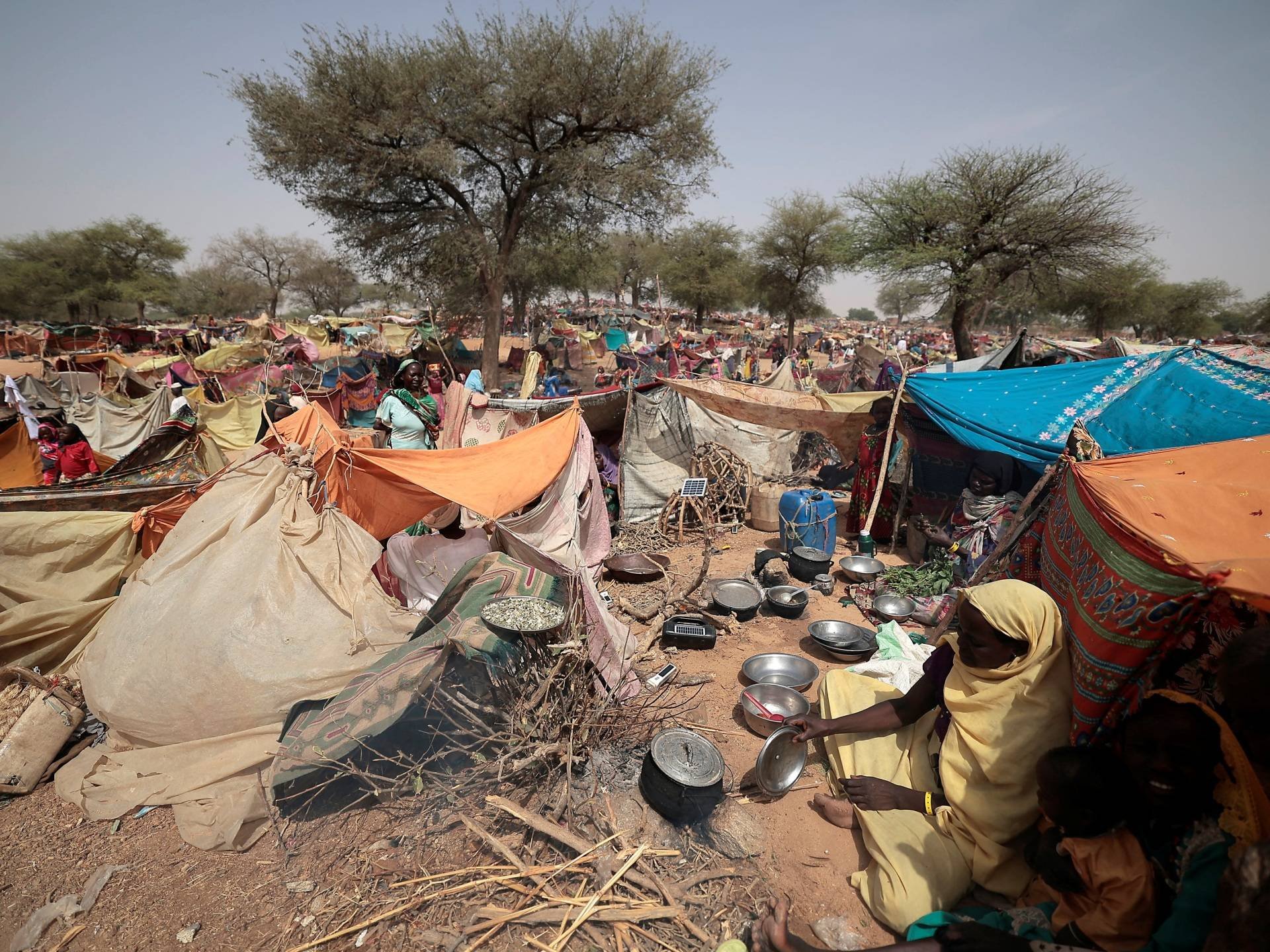 أزمة إنسانية تفوق التصور: اللاجئون السودانيون يعيشون في ظلام الهمجية بعيدًا عن أعين العالم أزمة إنسانية تفوق التصور: اللاجئون السودانيون يعيشون في ظلام الهمجية بعيدًا عن أعين العالم