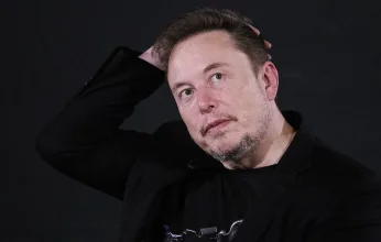 هل يقود ماسك ثورة إعلامية بتوجيه الاتهامات وتنويع الأخبار؟ البيت الأبيض يتهم رائد الأعمال بنشر كذبة معادية للسامية