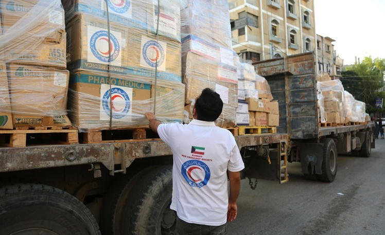 الكويت تقود: الهلال الأحمر يُسهم بكفاءة في دعم غزة بالمساعدات الغذائية والطبية الكويت تقود: الهلال الأحمر يُسهم بكفاءة في دعم غزة بالمساعدات الغذائية والطبية