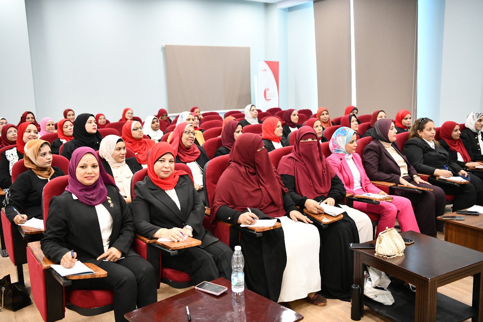 ختام فعاليات الدورة التدريبية لبرامج "المرأة تقود في المحافظات المصرية" بقنا 1 khaligyoun40296