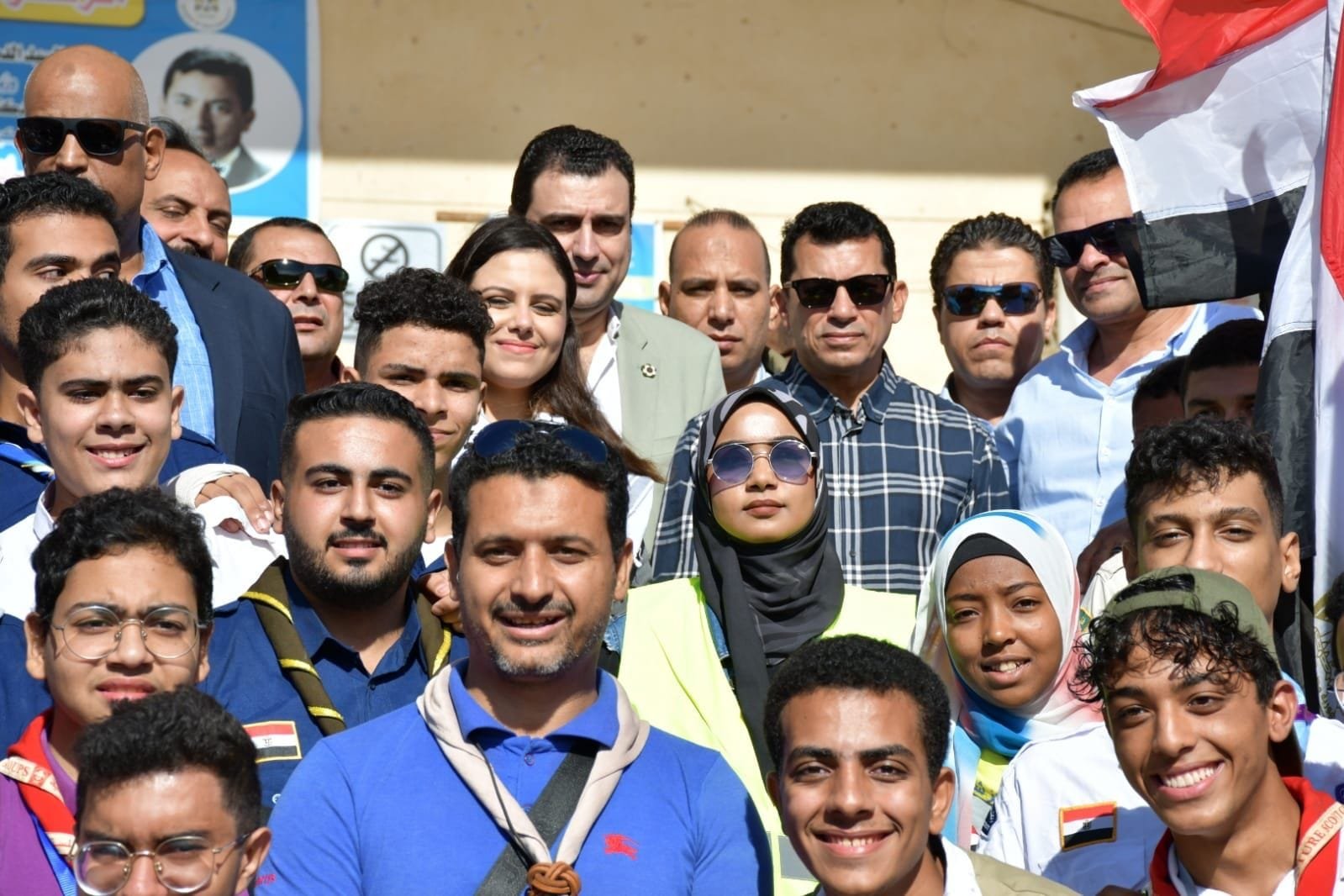 أشرف صبحي يطلق مبادرة تبرع بالدم لعلاج الجرحى في غزة أشرف صبحي يطلق مبادرة تبرع بالدم لعلاج الجرحى في غزة