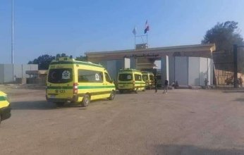 معبر رفح: وصول أفواج من حاملي الجنسيات المزدوجة وتوجيه 70 شاحنة للمساعدات إلى غزة