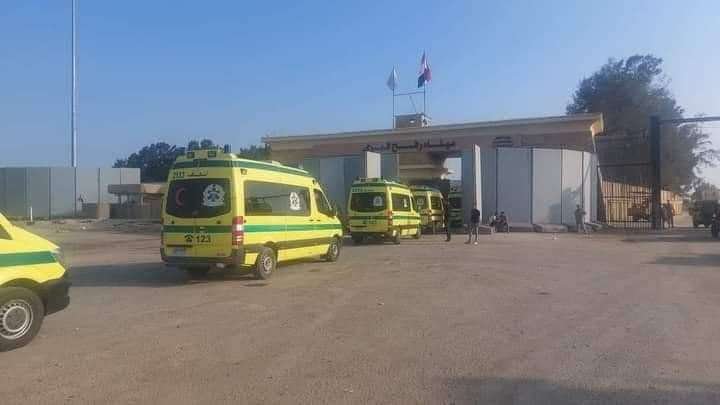 معبر رفح: وصول أفواج من حاملي الجنسيات المزدوجة وتوجيه 70 شاحنة للمساعدات إلى غزة معبر رفح: وصول أفواج من حاملي الجنسيات المزدوجة وتوجيه 70 شاحنة للمساعدات إلى غزة