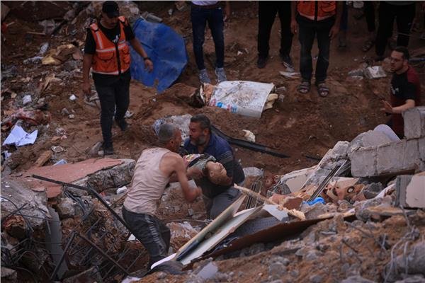غزة.. .مأساة الأطفال: حرب تحوّل القطاع إلى أكبر مقبرة في التاريخ غزة.. .مأساة الأطفال: حرب تحوّل القطاع إلى أكبر مقبرة في التاريخ