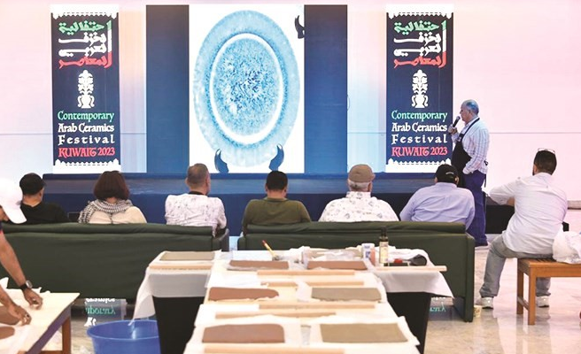 تواصل الأجيال: 26 فنانًا يشاركون في ملتقى الخزافين برعاية الوزير المطيري تواصل الأجيال: 26 فنانًا يشاركون في ملتقى الخزافين برعاية الوزير المطيري