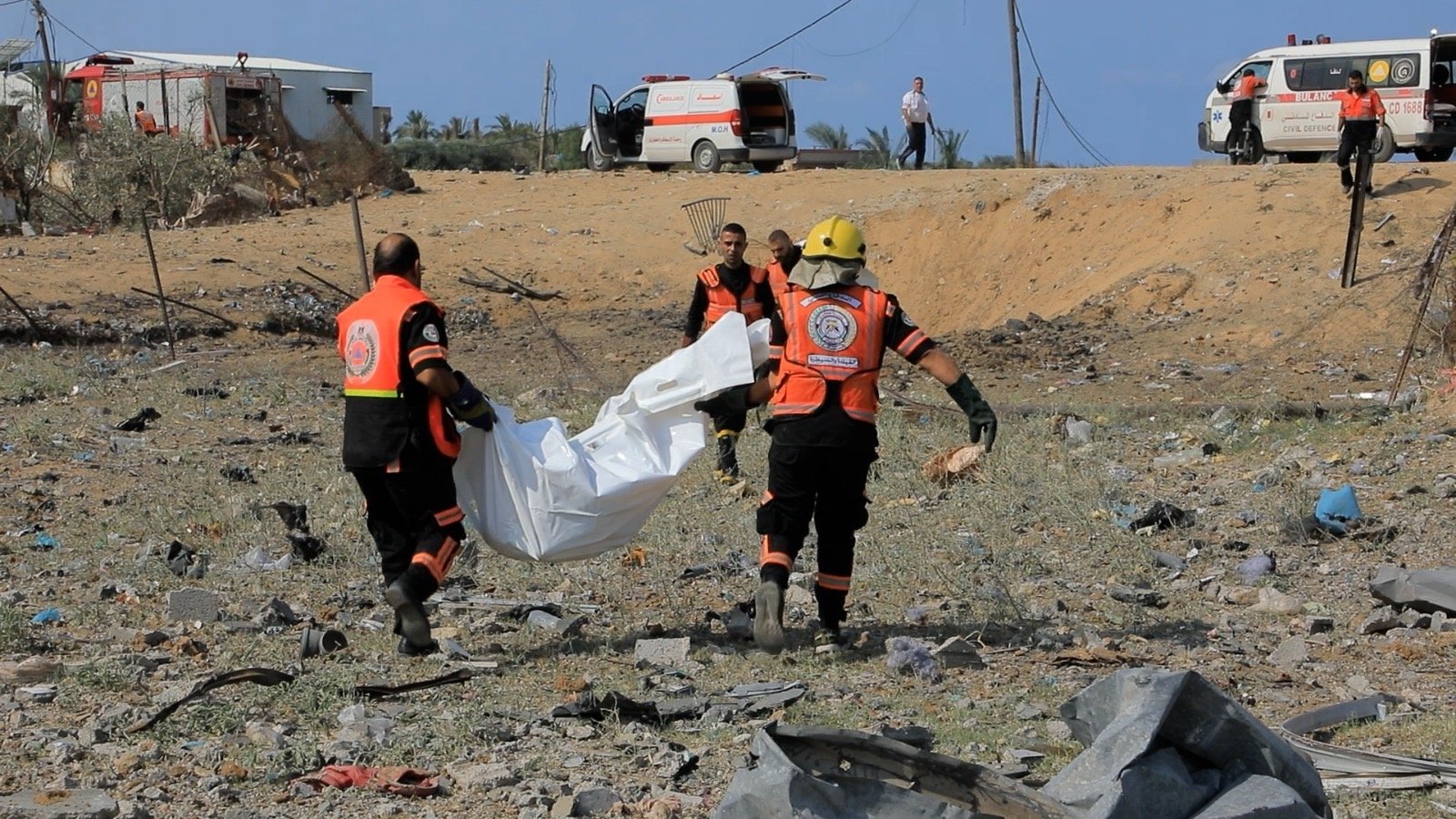 محكمة العدل الدولية تنتظر: الفلسطينيون يطالبون بمحاكمة الجرائم الإسرائيلية محكمة العدل الدولية تنتظر: الفلسطينيون يطالبون بمحاكمة الجرائم الإسرائيلية