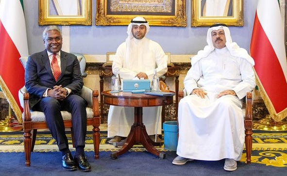 مستقبل رقمي: الكويت تستعرض آفاق التعاون مع شركة "غوغل كلاود" مستقبل رقمي: الكويت تستعرض آفاق التعاون مع شركة "غوغل كلاود"