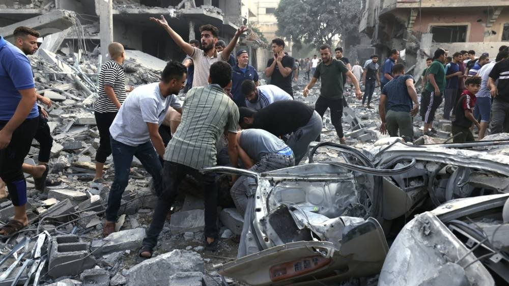النصيرات تشهد مأساة: قصف إسرائيلي للمدرسة الماليزية يخلف شهداء وجرحى بين النازحين النصيرات تشهد مأساة: قصف إسرائيلي للمدرسة الماليزية يخلف شهداء وجرحى بين النازحين