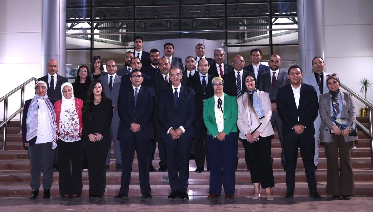 تصعيد مصر إلى المركز الثالث عالميًا في صناعة التعهيد تصعيد مصر إلى المركز الثالث عالميًا في صناعة التعهيد