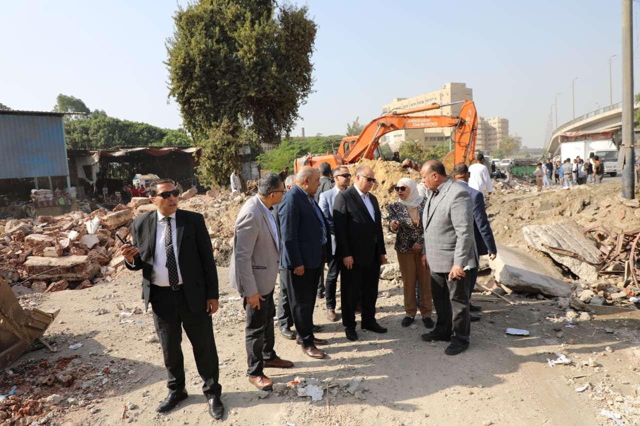 محافظ القاهرة يتفقد الأعمال الجارية في تطوير منطقة كورنيش النيل محافظ القاهرة يتفقد الأعمال الجارية في تطوير منطقة كورنيش النيل