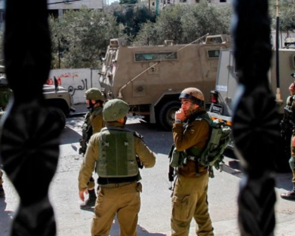 حملة اعتقالات وحشية: الاحتلال يعتقل 59 فلسطينيًا وسط تزايد التقارير عن تنكيل حملة اعتقالات وحشية: الاحتلال يعتقل 59 فلسطينيًا وسط تزايد التقارير عن تنكيل