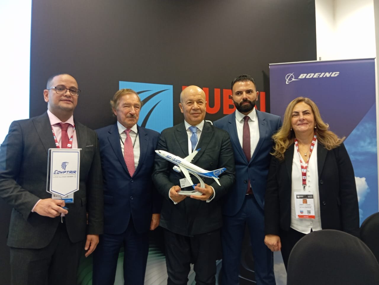 مصر للطيران تتعاقد على إنضمام 18 طائرة جديدة من طراز بوينج B737-8MAX لأسطولها الجوي مصر للطيران تتعاقد على إنضمام 18 طائرة جديدة من طراز بوينج B737-8MAX لأسطولها الجوي