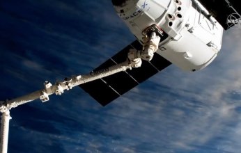 SpaceX Dragon تصل بنجاح إلى محطة الفضاء الدولية: إمدادات حيوية وعلمية تعزز رحلة رواد الفضاء