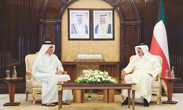 رئيس الوزراء الكويتي يستقبل رئيس الاتحاد الآسيوي لكرة القدم رئيس الوزراء الكويتي يستقبل رئيس الاتحاد الآسيوي لكرة القدم