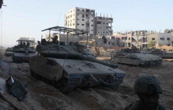 الآليات الإسرائيلية تتمركز أمام مستشفى القدس: إخلاء طارئ وأصوات القصف مستمرة