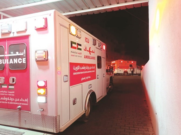 جهود إغاثية مستمرة: الكويت تسهم بسبع سيارات إسعاف لتعزيز القدرة الطبية في غزة جهود إغاثية مستمرة: الكويت تسهم بسبع سيارات إسعاف لتعزيز القدرة الطبية في غزة