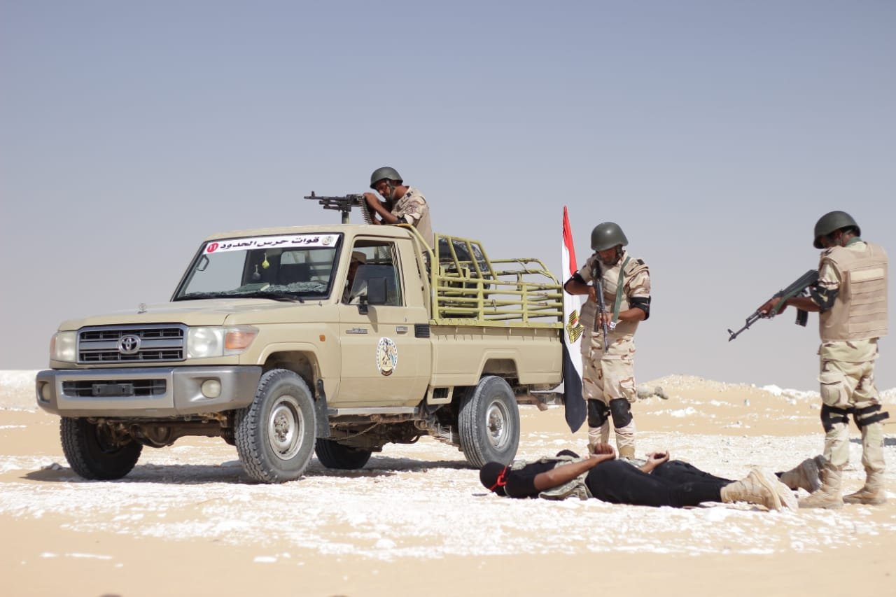 القوات المسلحة المصرية تنفذ عددا من الأنشطة التدريبية على الاتجاه الاستراتيجى الجنوبى القوات المسلحة المصرية تنفذ عددا من الأنشطة التدريبية على الاتجاه الاستراتيجى الجنوبى