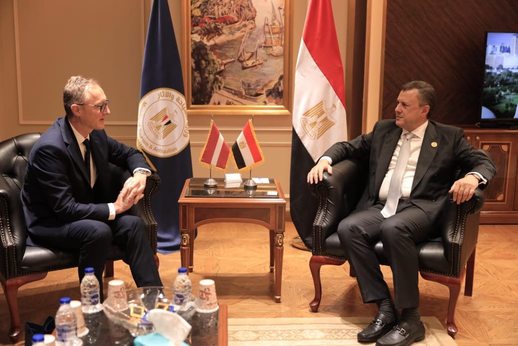 وزير السياحة وسفير لاتفيا بالقاهرة يبحثان سبل تعزيز التعاون بين البلدين وزير السياحة وسفير لاتفيا بالقاهرة يبحثان سبل تعزيز التعاون بين البلدين