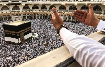 الإحرام والطواف.. الحج السعودية تنشر خطوات أداء العمرة