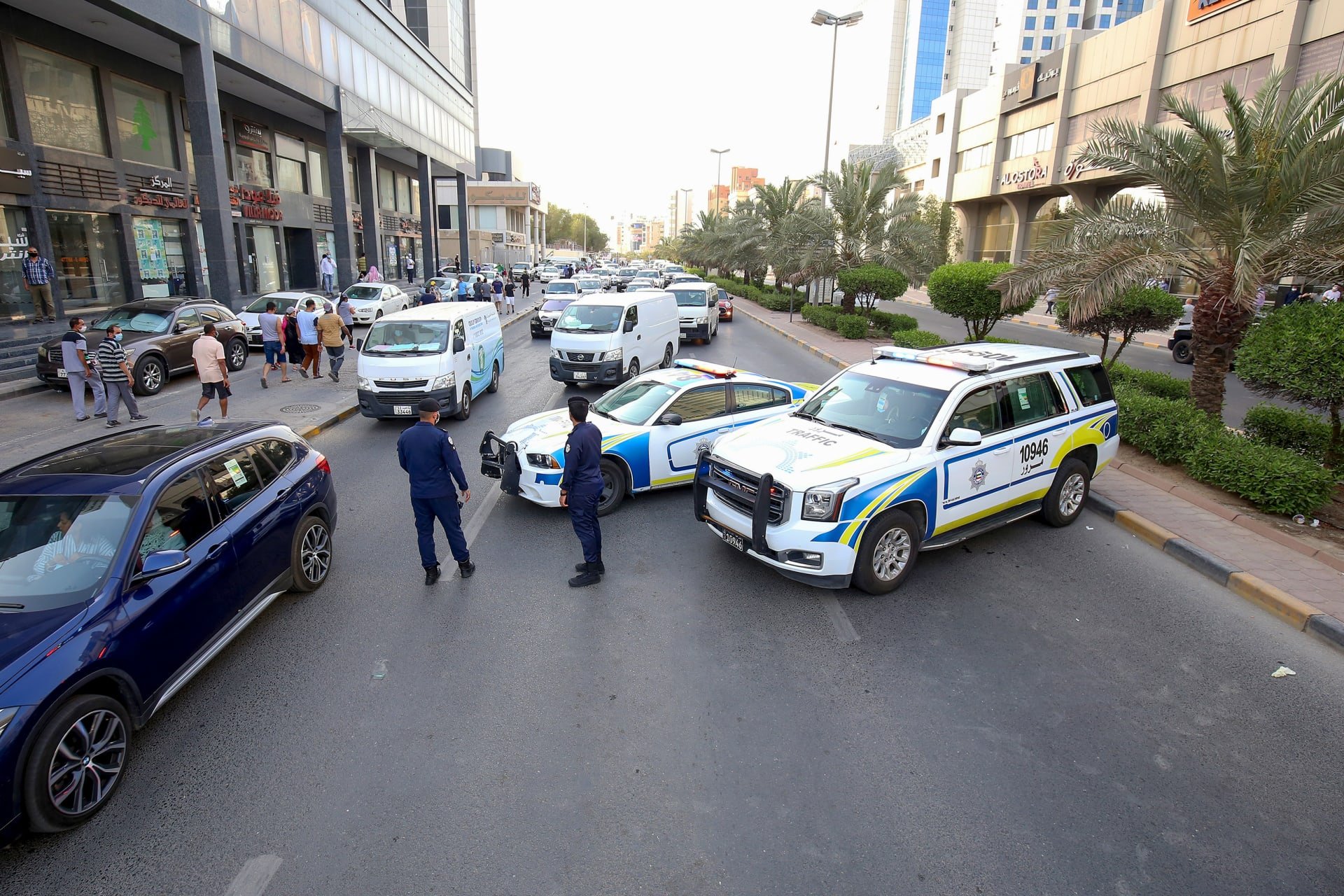 Kuwaiti authorities warn against those impersonating security personnel. Find out the punishment