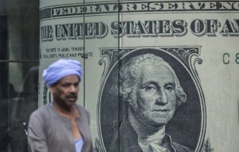 بفارق قروش.. سعر الدولار مقابل الجنيه المصري بالبنوك والسوق السوداء