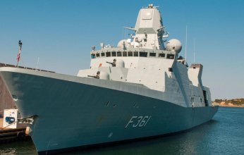 سفينة دنماركية تلحق بـ«الحارس الأميركي» في البحر الأحمر