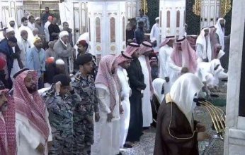 شاهد| صلاة الغائب على أمير الكويت الراحل من المسجد النبوي