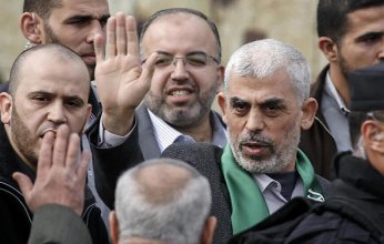 تتضمن تفاصيل مثيرة حول الرهائن.. صحيفة فلسطينية تنشر وصايا "السنوار" الأخيرة كتبها بخط يده