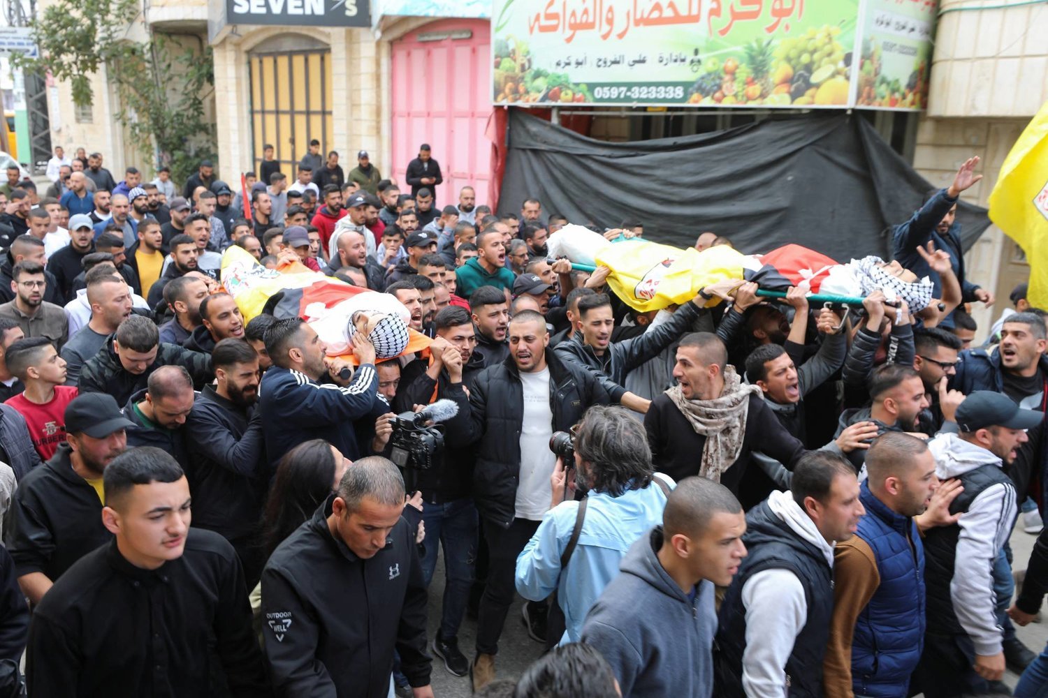 آلة القتل الإسرائيلية تحصد المزيد.. 15 ألفا و899 آخر حصيلة لـ «شهداء غزة» آلة القتل الإسرائيلية تحصد المزيد.. 15 ألفا و899 آخر حصيلة لـ «شهداء غزة»