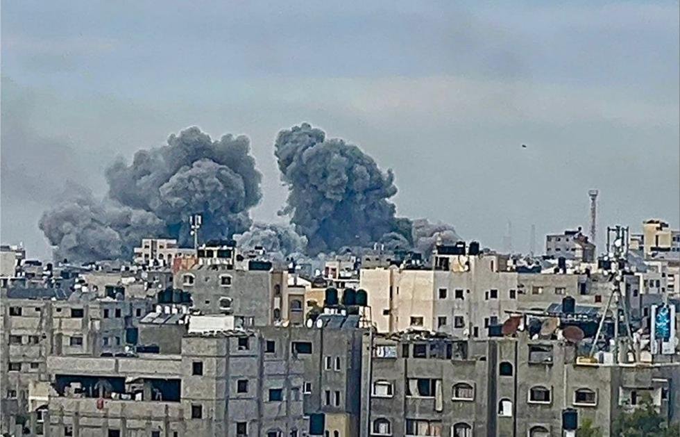 غارات إسرائيلية تهز غزة: 14 شهيداً وعشرات الجرحى خلال ساعتين من انتهاء الهدنة غارات إسرائيلية تهز غزة: 14 شهيداً وعشرات الجرحى خلال ساعتين من انتهاء الهدنة