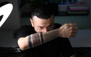 الاضطهاد يلاحق «الكوفية الفلسطينية» في دول غربية