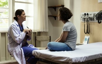 شكل من فيتامين B3 قد يساعد في كبح مرض باركنسون