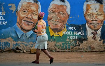 جنوب أفريقيا تستعين بفتاة «باكستانية» لإحياء ذكرى رحيل مانديلا