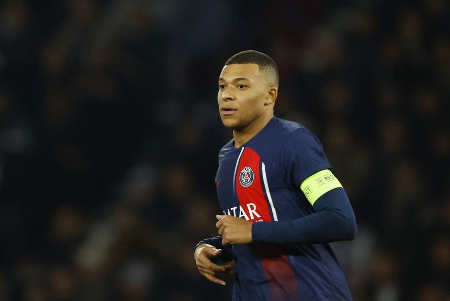 8 لاعبين عالميين على رادار الأندية السعودية في الشتاء.. من هم؟