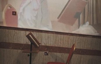 صورة.. مصحف وكرسى الشيخ نواف الأحمد الصباح بمسجد بلال بن رباح