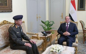 الرئيس المصري عبد الفتاح السيسي يلتقي القائد العام للقوات المسلحة