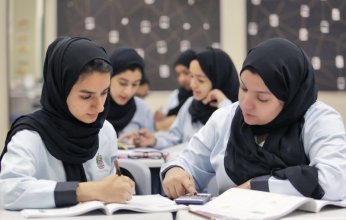 الإمارات تستحدث تصريح عمل للتدريس الخصوصي.. وغرامة ضخمة للمخالفين