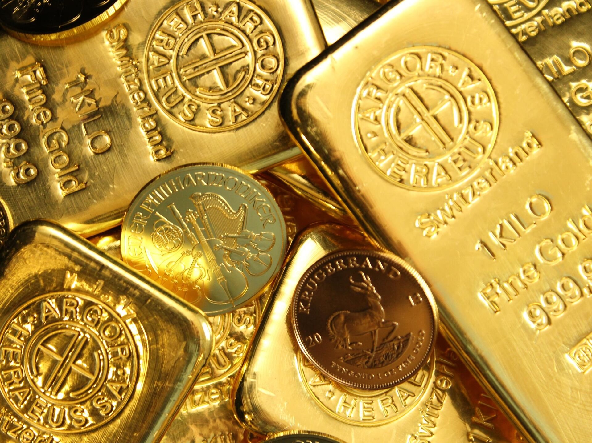 المعدن الأصفر يحلق لمستويات تاريخية.. ما سر التهافت العالمي على الذهب؟ المعدن الأصفر يحلق لمستويات تاريخية.. ما سر التهافت العالمي على الذهب؟