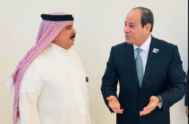 السيسي يلتقي ملك البحرين ويؤكد أهمية تعزيز التعاون الإقليمي والدولي لمواجهة تحديات البيئة السيسي يلتقي ملك البحرين ويؤكد أهمية تعزيز التعاون الإقليمي والدولي لمواجهة تحديات البيئة