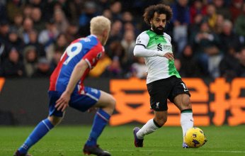 الملك المصري يعيد كتابة تاريخ دوري الإنجليز (فيديو)