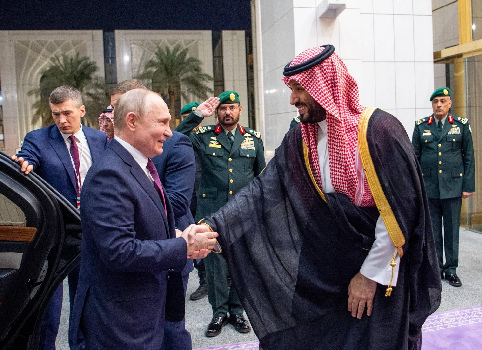 Putin praises relations with Saudi Arabia… and talks about “changes in plans.”