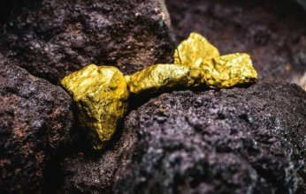 مصر تطرح مزايدة دولية للتنقيب عن الذهب في مارس