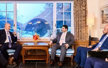 محافظ مصرف قطر المركزي يبحث مع قيادات شركات مالية دولية التطورات العالمية