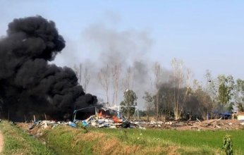 كارثة في تايلاند.. انفجار يسوي مصنع للألعاب النارية بالأرض